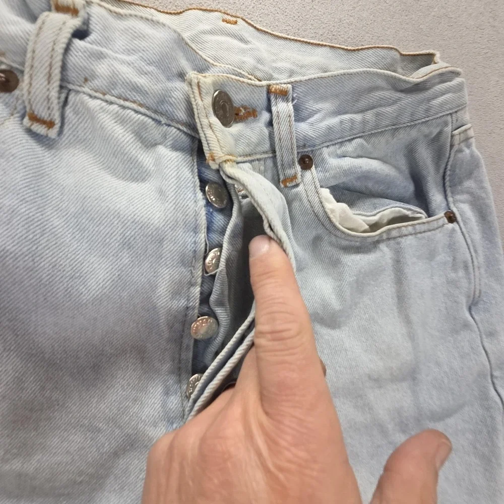 Levis 10599 important